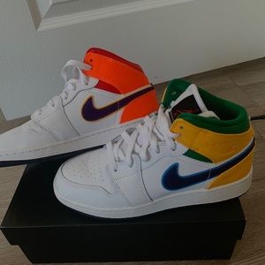 Air Jordan mid gs ‘white court purple teal’